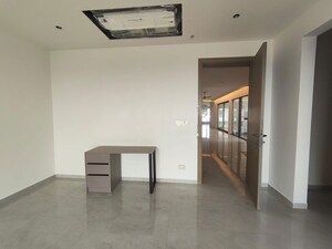 Room in 4 BHK Apartment at Sri Fortune Sonthalia Sky Villas, Kokapet – for Rent