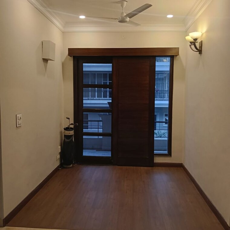 Room, sector 8 3 Bedroom 4500 Sq.Ft. Builder Floor In Sector 8 Chandigarh 10582596