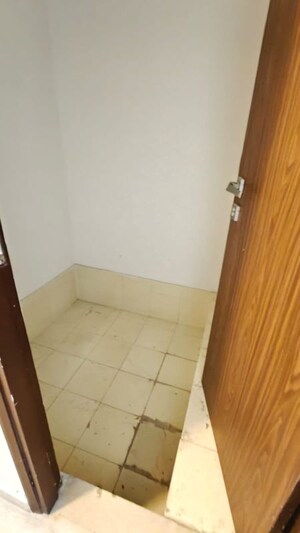 Room in 3.5 BHK Apartment at Omkar Alta Monte, Malad East – for Sale