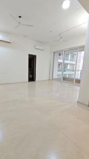 Room in 3.5 BHK Apartment at Omkar Alta Monte, Malad East – for Sale
