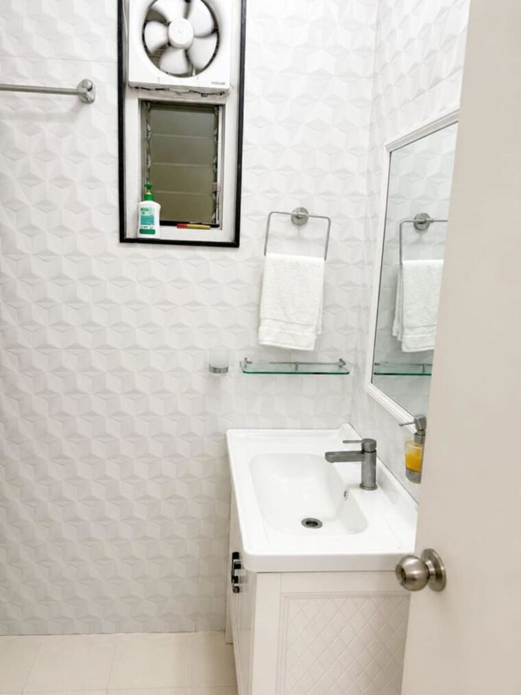 Bathroom, vishwas khand Commercial Office Space 2500 Sq.Ft. In Vishwas Khand Lucknow 10582600