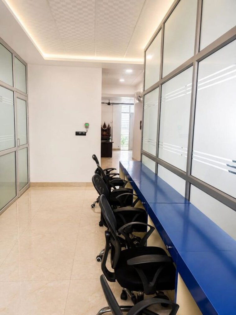 Team Area, vishwas khand Commercial Office Space 2500 Sq.Ft. In Vishwas Khand Lucknow 10582600