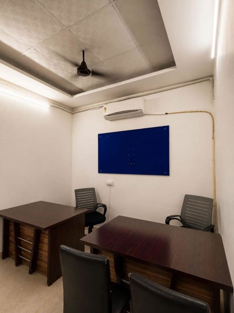 Team Area, vishwas khand Commercial Office Space 2500 Sq.Ft. In Vishwas Khand Lucknow 10582600