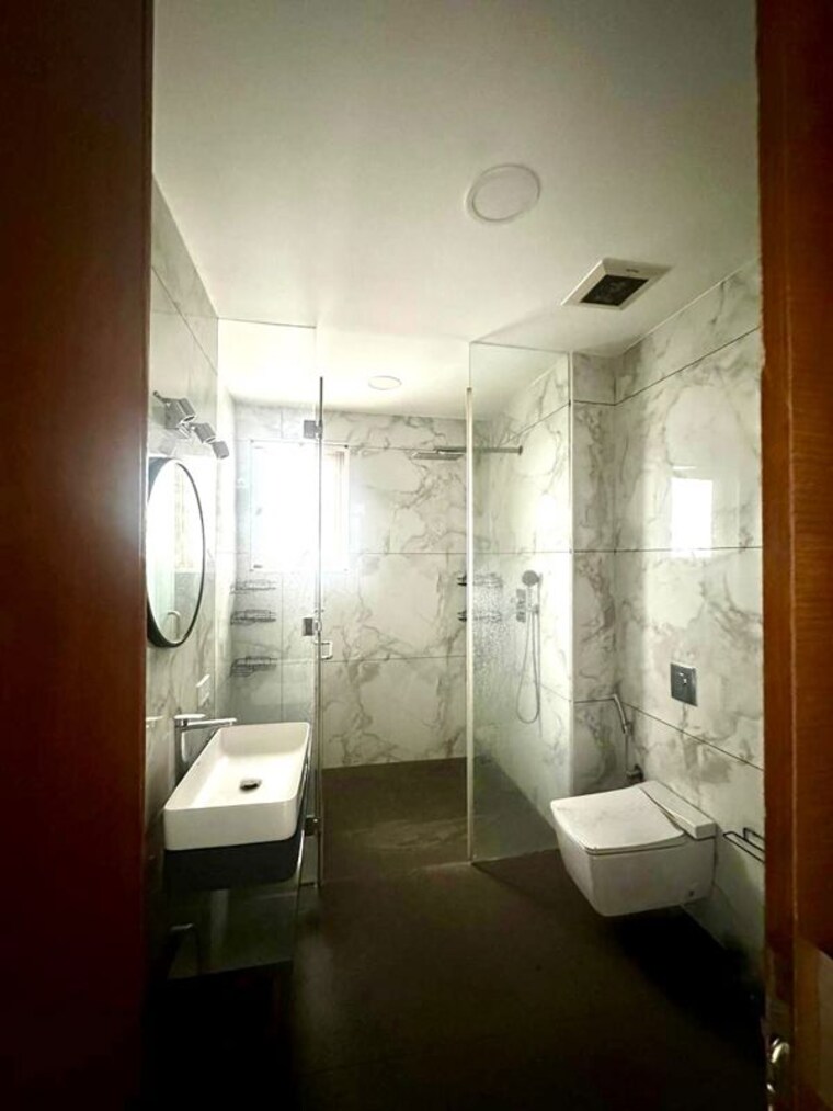 Bathroom, jayabheri-the-peaks 4 Bedroom 5440 Sq.Ft. Apartment In Narsingi Hyderabad 10582618