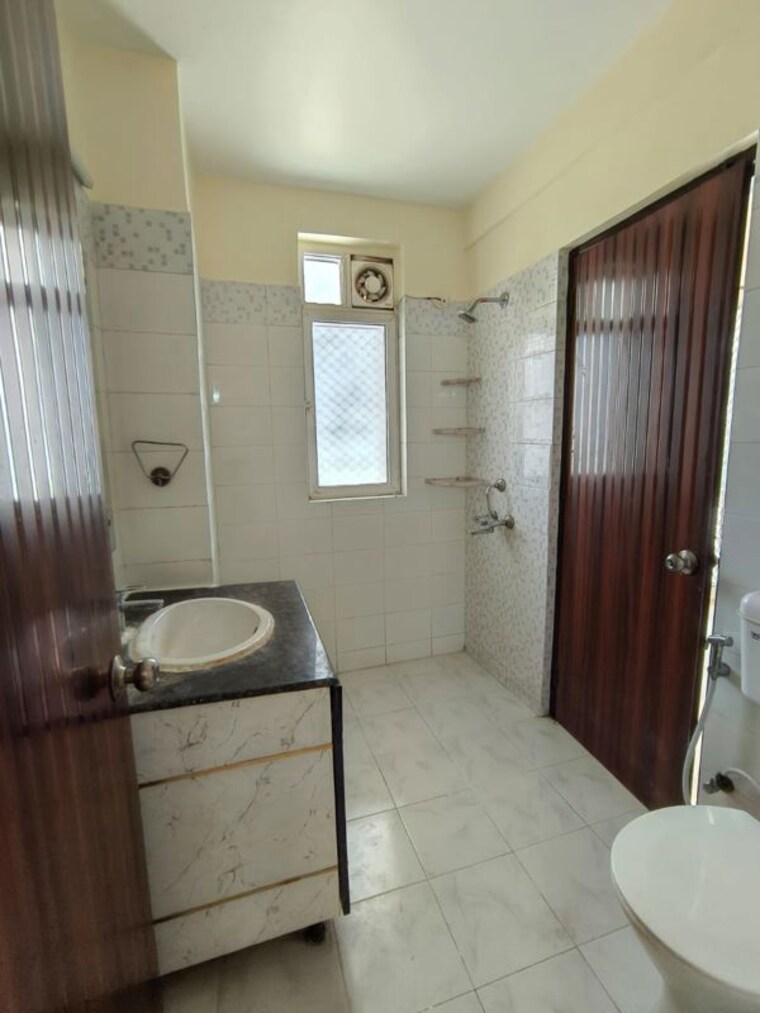 Bathroom, ild-greens 2 Bedroom 1265 Sq.Ft. Apartment In Sector 37c Gurgaon 10582624
