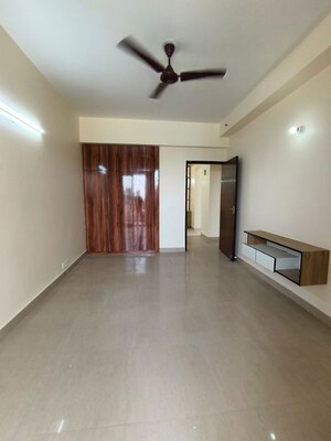Room in 2 BHK Apartment at ILD Greens, Sector 37c – for Rent