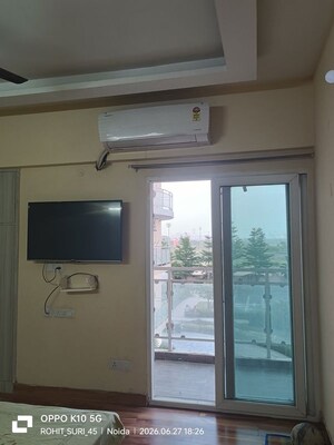 Room in 3 BHK Apartment at Samridhi Luxuriya Avenue, Sector 150 – for Rent