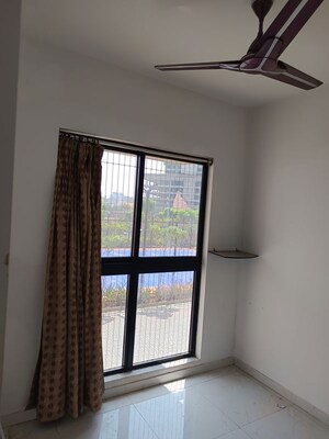 Room in 1.5 BHK Apartment at Runwal Gardens, Dombivli East – for Rent