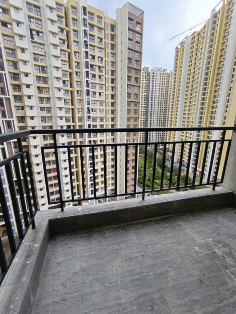 Balcony, runwal-gardens 1.5 Bedroom 535 Sq.Ft. Apartment In Dombivli East Thane 10582684