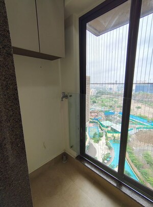 Room in 2 BHK Apartment at Kanakia Silicon Valley, Powai – for Rent