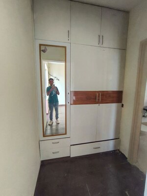 Bathroom in 2.5 BHK Apartment at Corona Optus, Sector 37c – for Rent