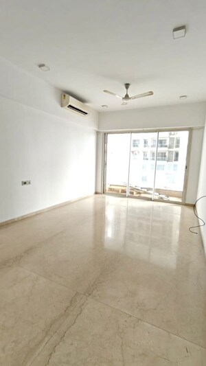 Room in 3.5 BHK Apartment at Omkar Alta Monte, Malad East – for Sale