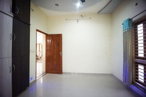 Room in 5 BHK Independent House at Bapunagar – for Sale