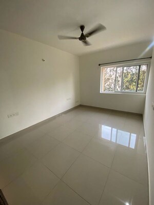 Room in 3 BHK Apartment at Mantri Webcity, Hennur Road – for Rent