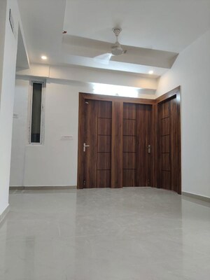 Room in 2 BHK Apartment at Prateek Grand City, Siddharth Vihar – for Rent