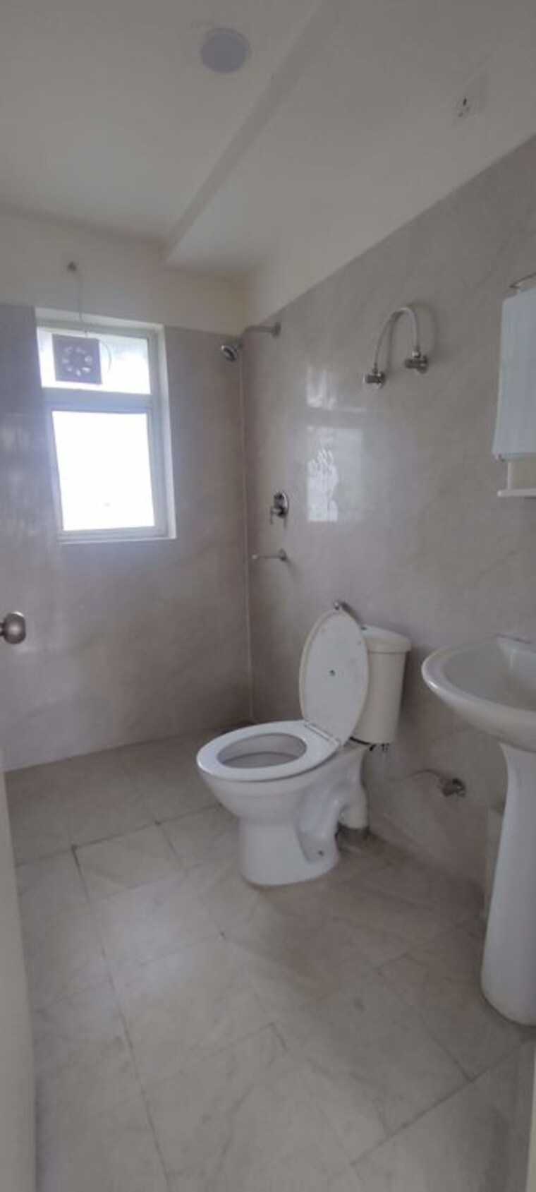 Bathroom, bptp-park-elite-floor-ii 3 Bedroom 180 Sq.Ft. Apartment In Sector 75 Faridabad 10582814