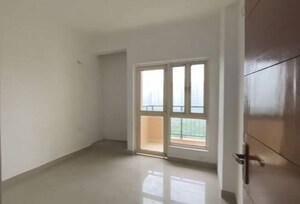 Room in 3.5 BHK Apartment at Express Zenith, Sector 77 – for Sale