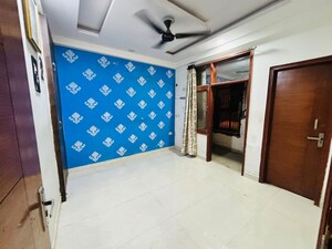 Room in 2 BHK Builder Floor at Sector 49 – for Sale