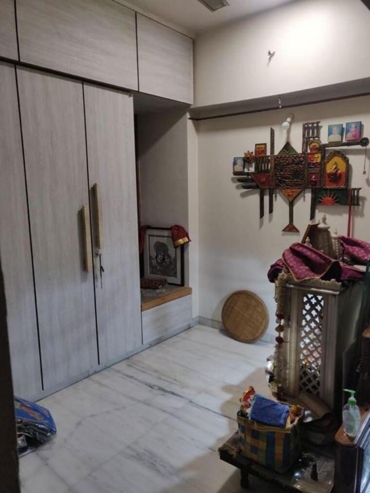  Parking, meenaxi-towers 3 Bedroom 1200 Sq.Ft. Apartment In Gokuldham Colony Mumbai 10582824