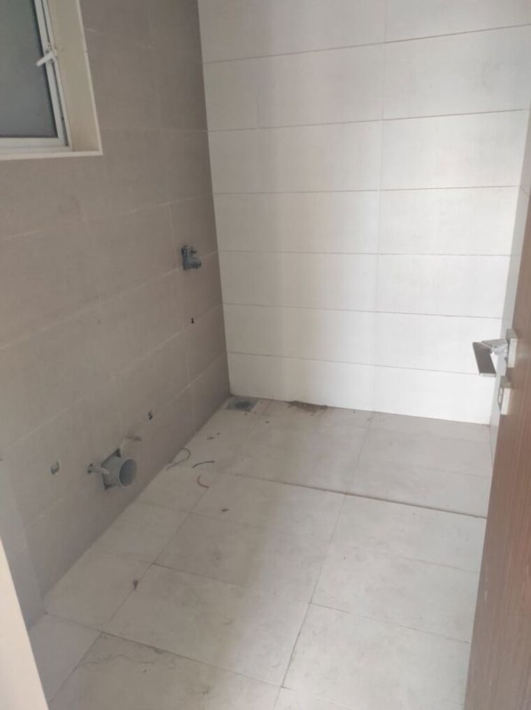 Bathroom, dudhawala-proxima-residences 2 Bedroom 1050 Sq.Ft. Apartment In Andheri East Mumbai 10582835