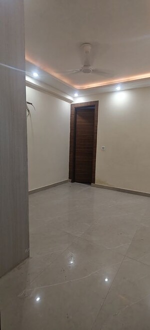 Room in 2 BHK Builder Floor at Chattarpur – for Rent
