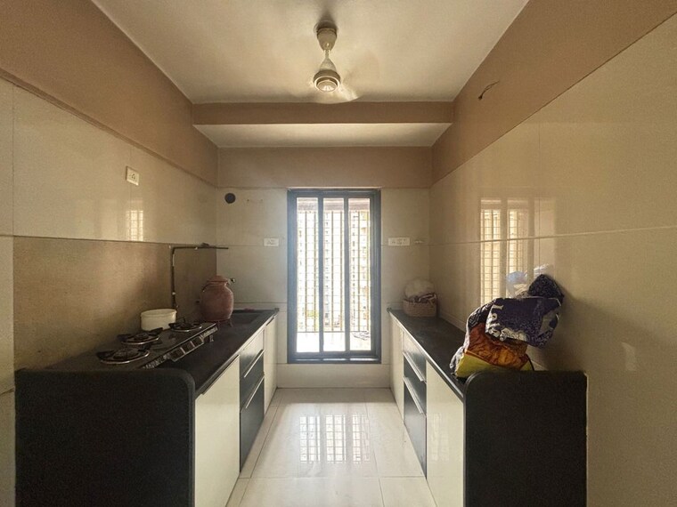 Kitchen, godrej-emerald 1.5 Bedroom 580 Sq.Ft. Apartment In Ghodbunder Road Thane 10582839