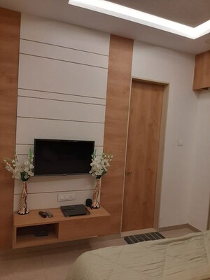 Furnished Amenities in 2 BHK Apartment at JP Decks, Goregaon East – for Rent