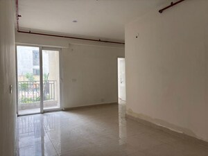 Room in 2 BHK Apartment at Signature Global Prime, Sector 63a – for Rent