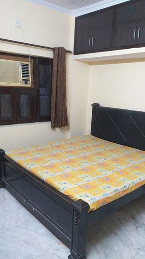 2 BHK Builder Floor For Rent in Naraina