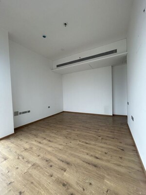 Room in 4 BHK Apartment at Rustomjee Crown, Prabhadevi – for Rent