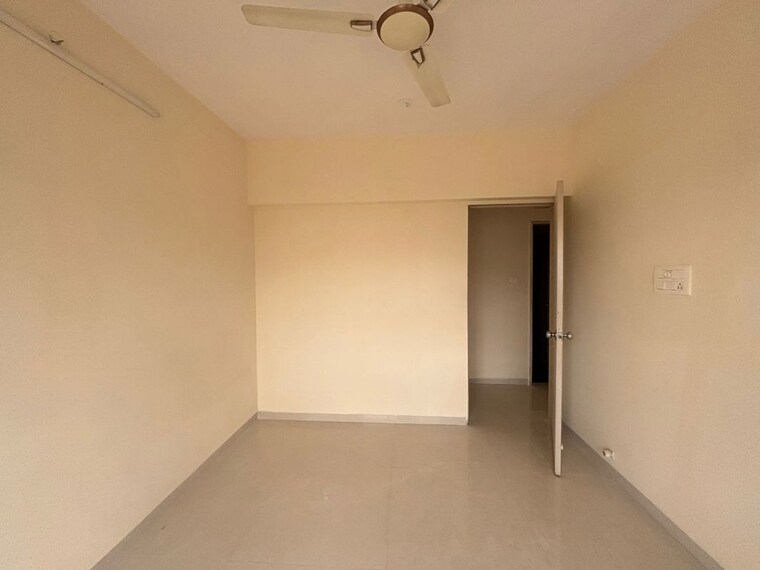 Room, godrej-emerald 3 Bedroom 720 Sq.Ft. Apartment In Ghodbunder Road Thane 10582900