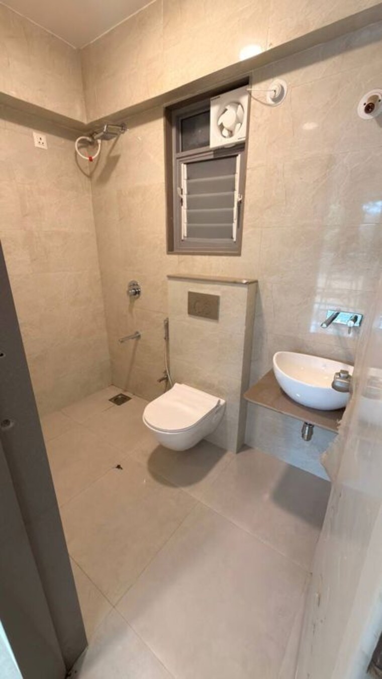 Bathroom, warje 1 Bedroom 610 Sq.Ft. Apartment In Warje Pune 10582905