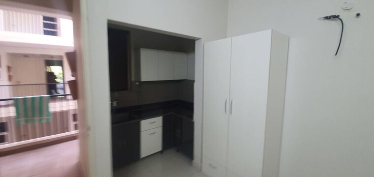 Room, nagla road 1 Bedroom 750 Sq.Ft. Apartment In Nagla Road Zirakpur 10582898