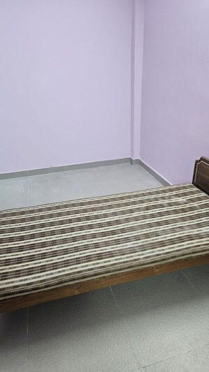 Bedroom in 1 BHK Villa at Geeta Apartments Mahanagar, Mahanagar – for Rent
