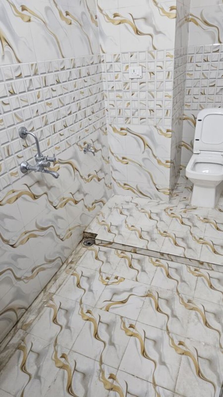 Bathroom, geeta-apartments-mahanagar 1 Bedroom 1000 Sq.Ft. Villa In Mahanagar Lucknow 10582903