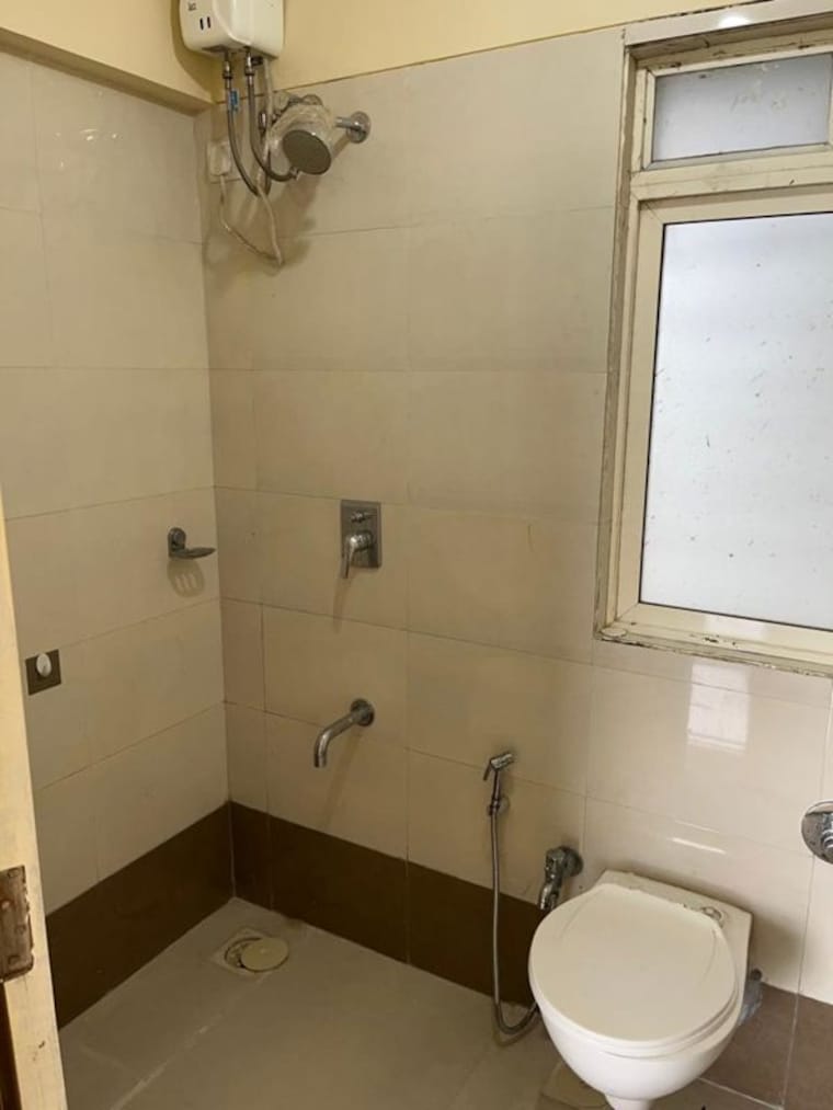 Bathroom, govardhangiri 2.5 Bedroom 700 Sq.Ft. Apartment In Goregaon West Mumbai 10582920