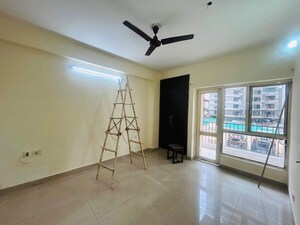 Room in 2.5 BHK Apartment at Trident Embassy, Sector 1 Greater Noida – for Sale