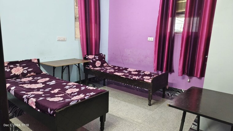 Bedroom, sector 19 Pg For Girls In Sector 19 10235837