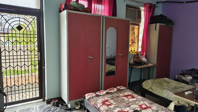 Bedroom, sector 19 Pg For Girls In Sector 19 10235837