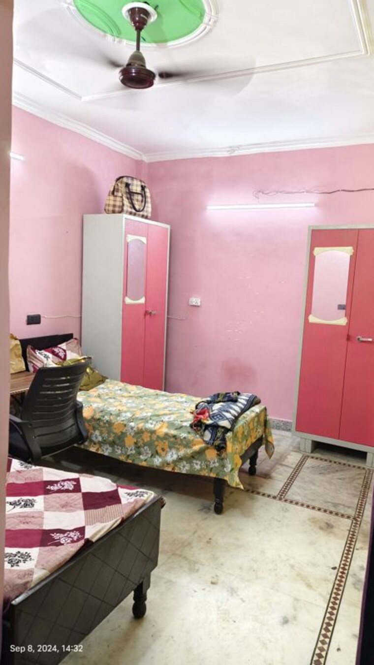 Bedroom, sector 19 Pg For Girls In Sector 19 10235837