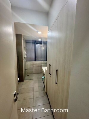 Bathroom in 4 BHK Apartment at Ireo Skyon, Sector 60 – for Sale