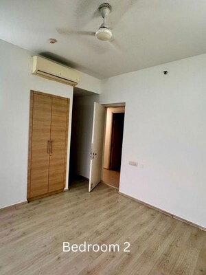 Room in 4 BHK Apartment at Ireo Skyon, Sector 60 – for Sale