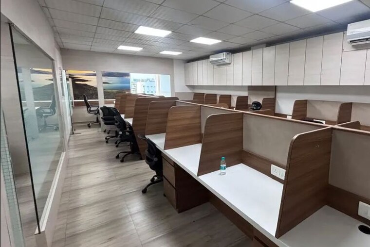Team Area, lower parel Commercial Office Space 900 Sq.Ft. In Lower Parel Mumbai 10582974