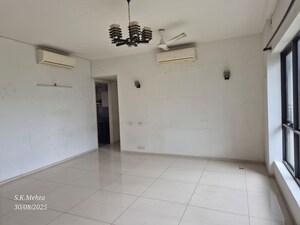 Room in 3.5 BHK Apartment at Ireo Skyon, Sector 60 – for Sale