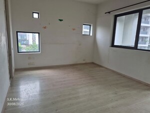 Room in 3.5 BHK Apartment at Ireo Skyon, Sector 60 – for Sale