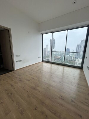 Room in 4 BHK Apartment at Rustomjee Crown, Prabhadevi – for Rent