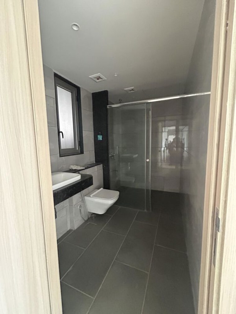 Bathroom, rustomjee-crown 4 Bedroom 2150 Sq.Ft. Apartment In Prabhadevi Mumbai 10582972