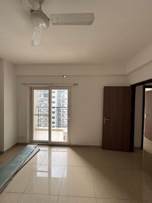 Room in 3 BHK Apartment at Jaypee Greens Aman, Sector 151 – for Sale