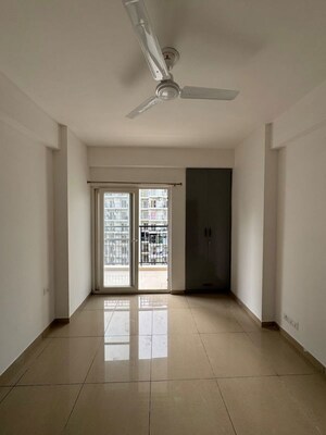 Room in 3 BHK Apartment at Jaypee Greens Aman, Sector 151 – for Sale