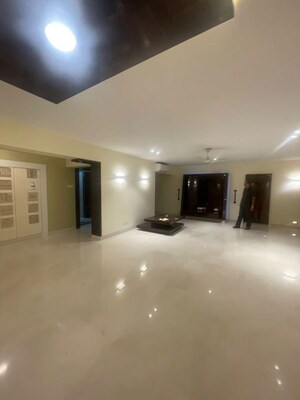 Living Room in 4 BHK Apartment at Khar West – for Rent
